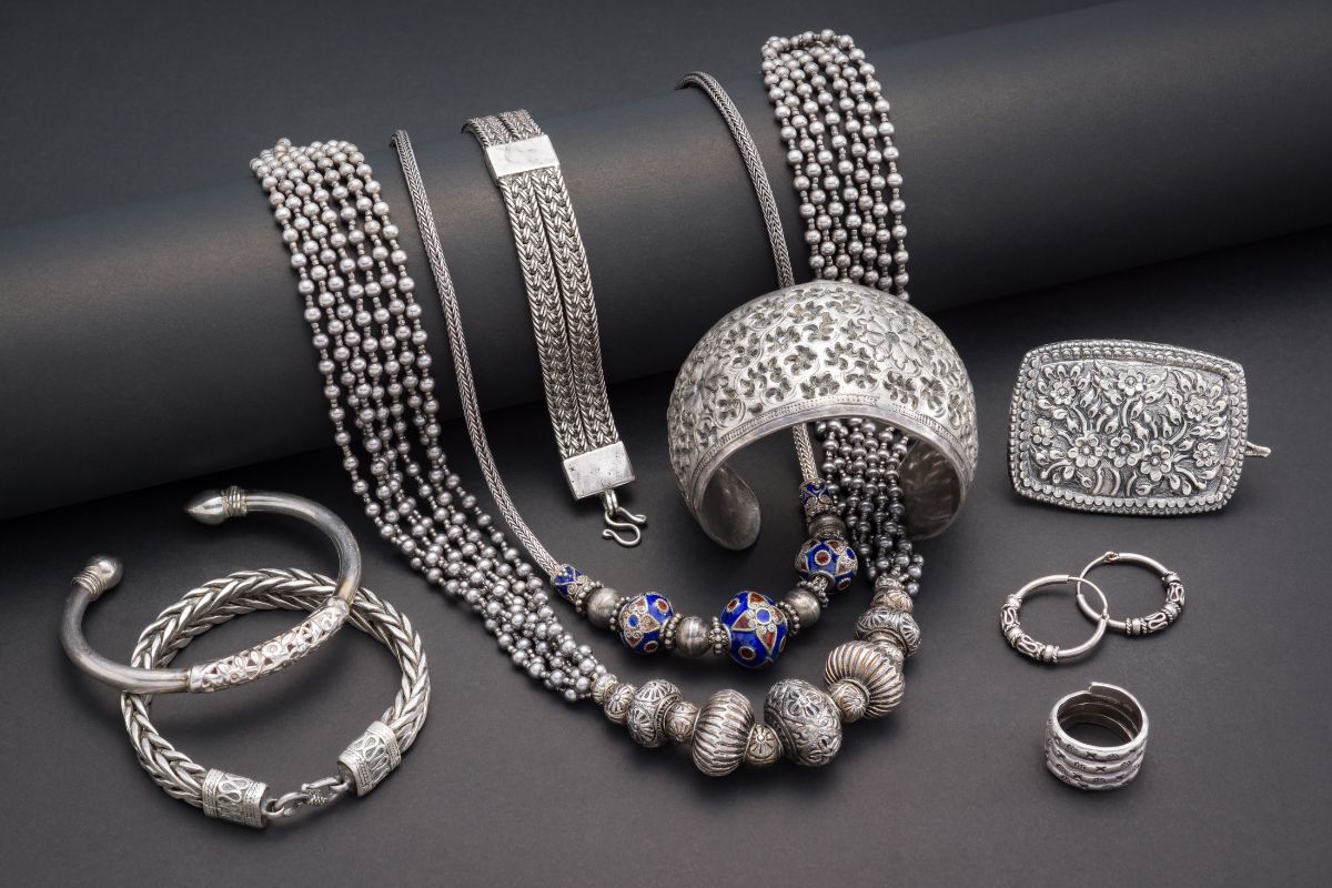 Reasons Silver Jewellery Loses Shine