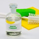 how to use white vinegar for cleaning your home