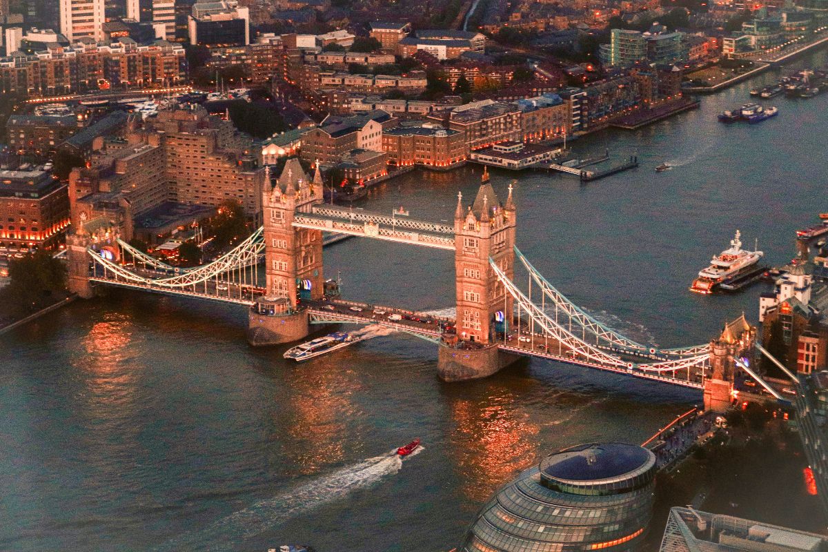 best way to tour london in an open-top bus tour